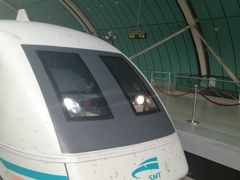 -龙阳路磁悬浮列车总站-停车场