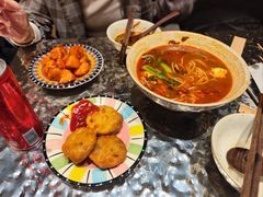 -粉八·云南米线·建水烧烤(常熟路店)