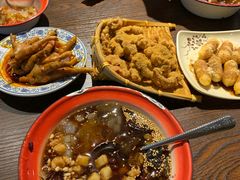 -爆炸头阿姨小四川正宗川味小吃(无任何分店)