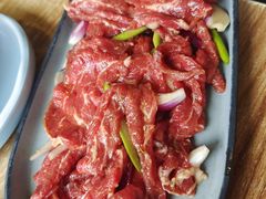 招牌鲜切小黄牛上脑-小米烤肉-泥炉炭烤(常营店)