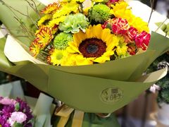-谷莠子花艺气球派对·绿植造景·花艺沙龙(东海缤纷天地店)