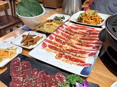 -青瓦餐厅·生鱼片·韩园烤肉(西塔店)