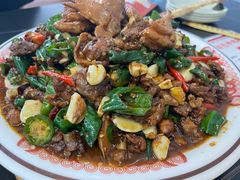 -郑小二山东特色炒鸡店(红小巷店)