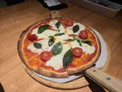 水牛芝士薄脆玛格丽特披萨-新贝乐意大利餐厅(苏州中心店)