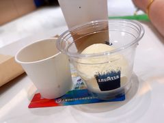 -LAVAZZA 拉瓦萨咖啡(北外滩来福士店)