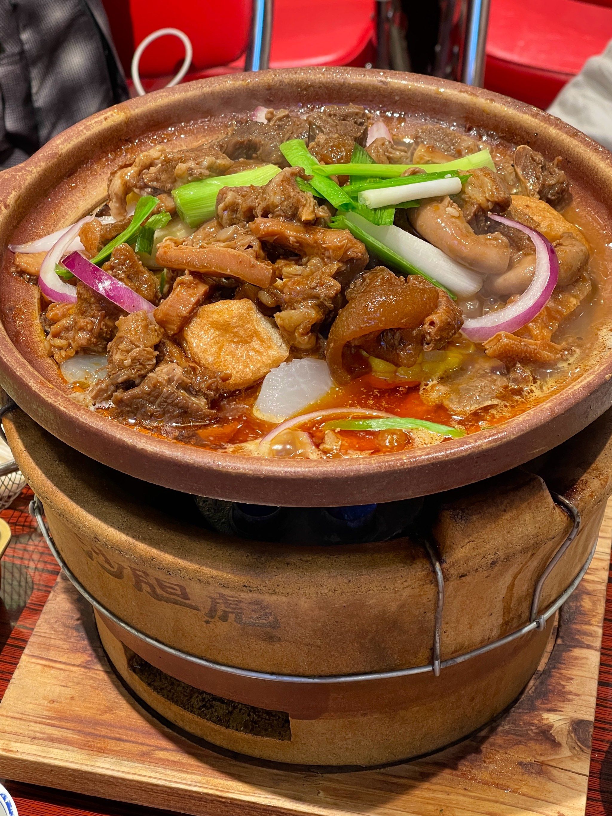 两个人选了精品牛腩牛杂煲 传统港式锅底好