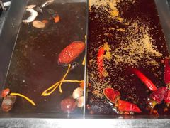 -老牌坊云南鱼豆花火锅(哈西万达店)