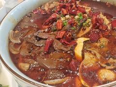 -渝信川菜 · 川味家常菜(财富购物中心店)