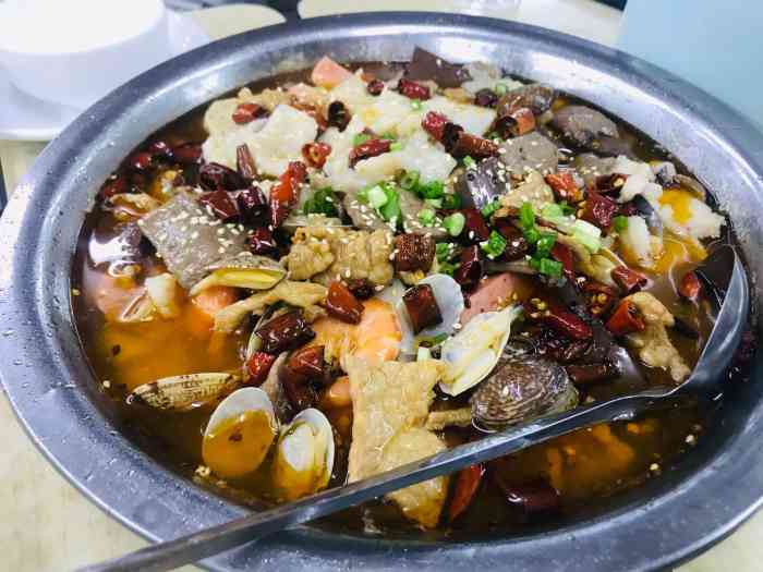 大杂烩(中山店)-"-在中山路的小巷子里的一家小店,店里人不.