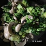 西兰花烧蘑菇