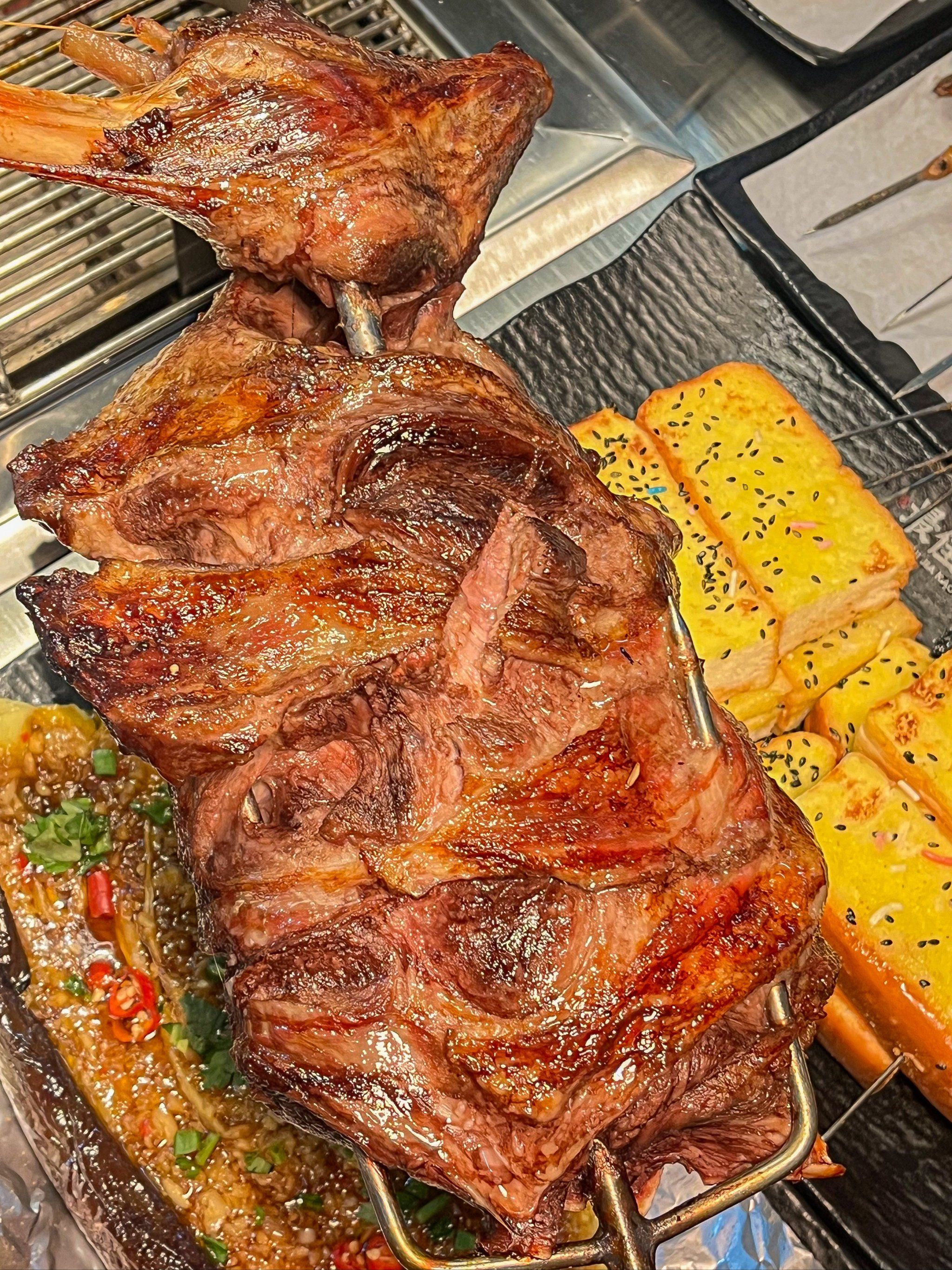 成都竟然也有!超大超好吃的烤羊腿