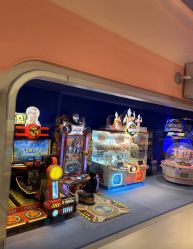 -嗨贝天地亲子乐园 · 生日派对·VR对战(万象城店)