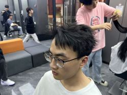-米可造型烫发染发