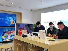 -华为授权体验店(万航渡路)