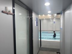 -蓝海豚游泳俱乐部(南京西路店)