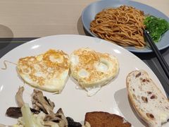 -上海虹桥中心爱琴海亚朵S酒店