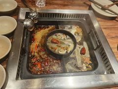 -老牌坊云南鱼豆花火锅(爱建店)