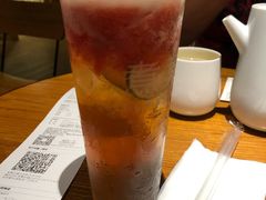草莓红乌龙茶拿铁-煮叶(悠唐广场店)