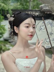-雪中彩影婚纱摄影·微光艺术中心