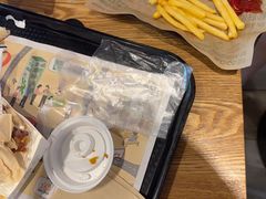 -肯德基(成都机场T2到达精选店)