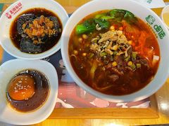 -呷佬·长沙手工米粉(金沙江路店)