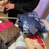 要超过扑克️系列的女款一点点🤏～哈哈哈哈