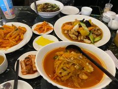 辣海鲜面-桃园中华料理炸酱面(燕儿岛路店)