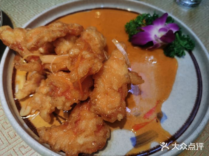 东北哈尔滨酱骨头馆房掌柜铁锅炖锅包肉图片