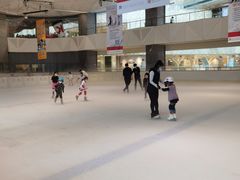 -冰纷万象滑冰场(南山万象天地店)