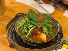 土豆排骨火锅-喇喇排骨火锅·传统韩式脊骨汤(望京西园总店)