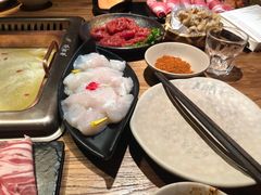 -老牌坊云南鱼豆花火锅(哈西万达店)