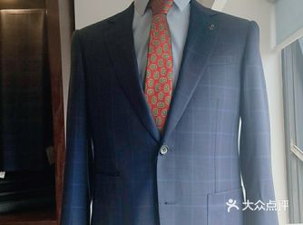 鼓楼地铁口一家西服定制店
