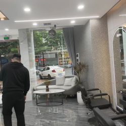 -七分屋LA·烫发·染发·剪发
