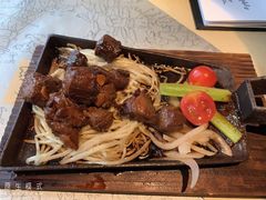 -穹六人间 people 6(岳阳路店)