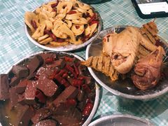 -梁老三麻辣鸡头(汝河小区店)