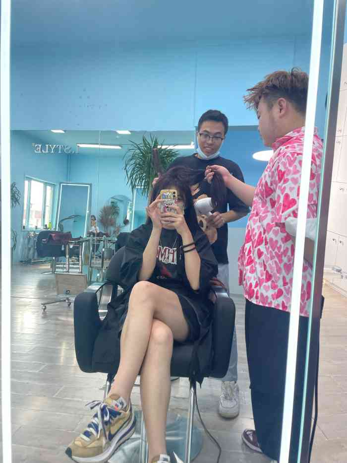 这算是我去过所有接发店最好的一家.没有之一!接发真的太香了.