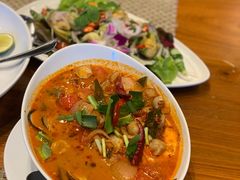 -Chom Cafe and Restaurant