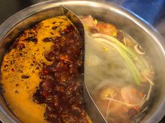 -岗上渣渣老火锅(两路口店)