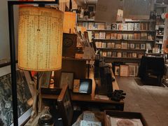 -邊城書店
