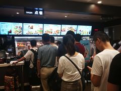 等位区-肯德基(北京南站店)