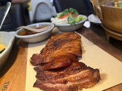 烧猪颈肉-大头虾越式风味餐厅(光明广场店)