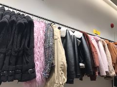 -URBAN REVIVO(高德置地广场·春广场店)