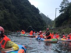 -安吉龙王山峡谷漂流