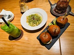 -三勾JJJ Burger&Coffee(梅溪湖店)