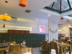 大堂-毛辣果·贵州红酸汤牛肉火锅(西单店)