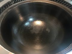 餐具摆设-三里屯土灶炖公鸡地锅鸡(江东店)