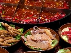 -渝嘴小老弟老火锅(华新村店)