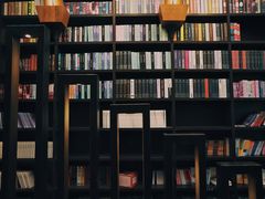 -钟书阁(松江泰晤士小镇店)