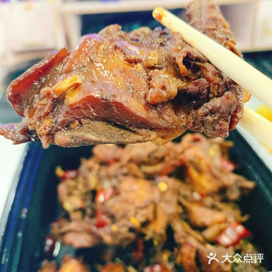纪福塘老西镇·麻辣鸡架(台东七路店)