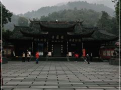 -峨眉山报国寺